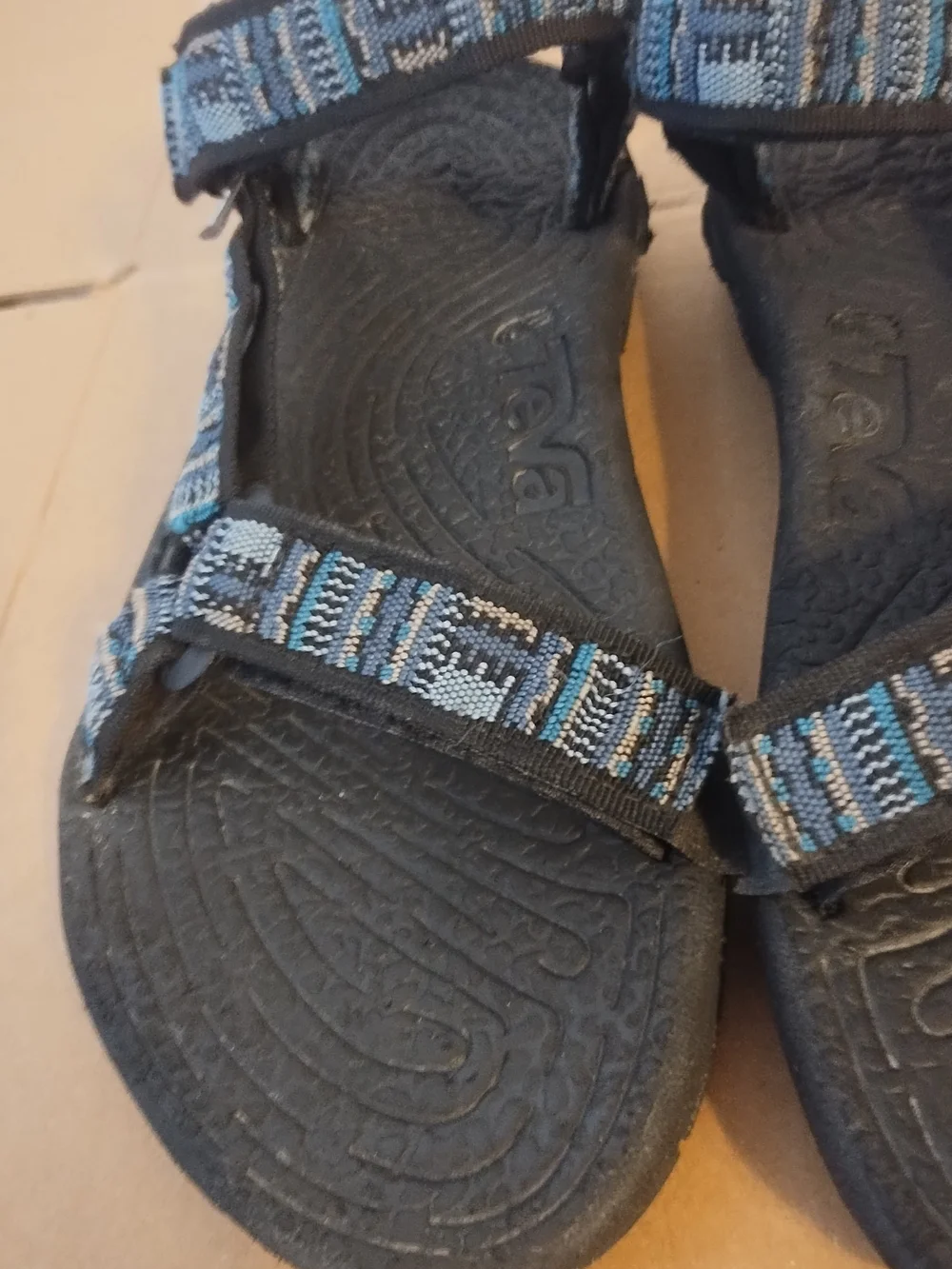 Teva Men's USA size 10/UK size 8.5 Black Blue terradactyl Outdoor Sport Sandals